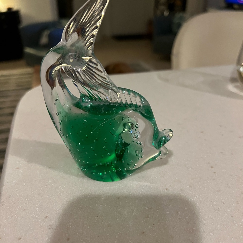 Final Mega Sale!! Elegant Blown Glass Fish Figurine -Green & in great condition! - Picture 2 of 4